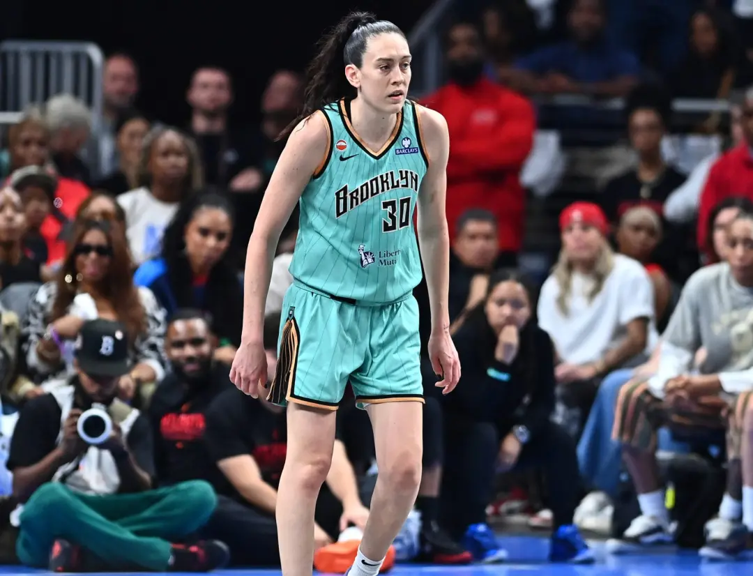 Breanna Stewart disse que foi enganada sobre os tempos de posse do New York Liberty no jogo contra Atlanta Dream. Os ár…