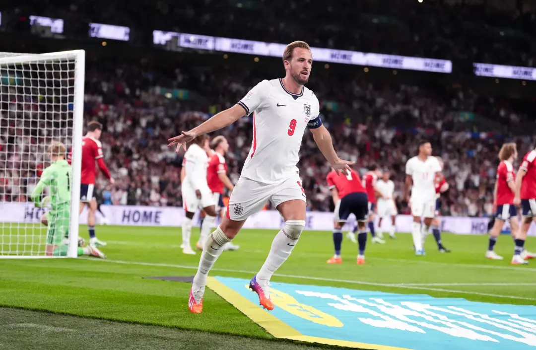 Harry Kane, com 73 gols na temporada, tem interesse em jogar na MLS, e o comissário Garber apoia a ideia, dizendo que i…