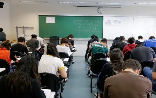 Inscrições para a USP, Fuvest, acabam sexta-feira com 8147 vagas abertas. A mudança para 80 questões na primeira fase v…