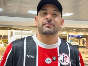 Diego Souza, técnico do Joinville, foi registrado no BID da CBF com licença falsa. Essa fraude mostra como a falta de f…