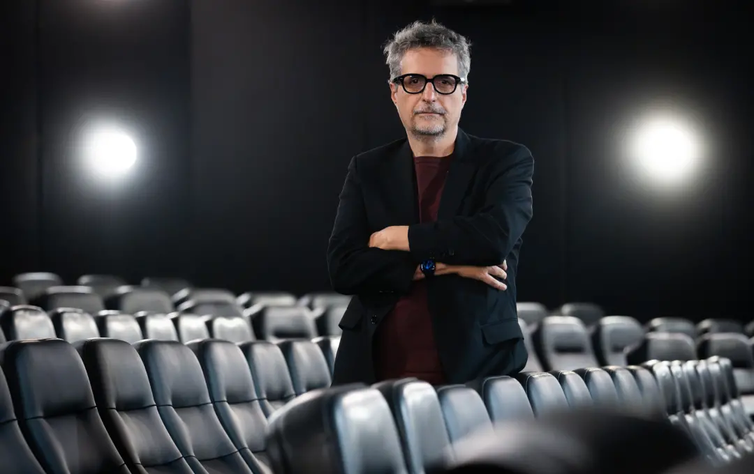 Kleber Mendonça Filho abre curso em Duque de Caxias, na Faculdade de Educação da Uerj, sobre cinema Baixadense. É impor…