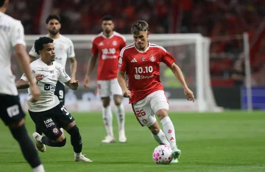Internacional vence o Corinthians por 2 a 1 no Beira-Rio. A vitória do Colorado aumenta a pressão na zona de rebaixamen…