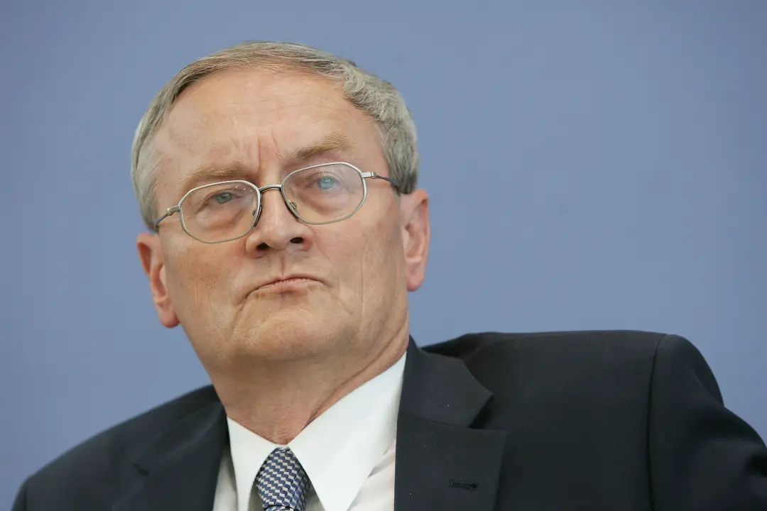 August Hanning, ex-chefe da espionagem alemã, foi preso por passar informações sigilosas a agentes estrangeiros, inclui…