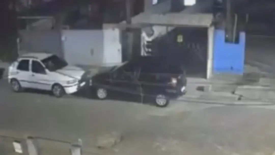 Dois homens morreram e uma pessoa ficou ferida em um tiroteio na rua Chico Mendes, em Canoas. É muito triste ver violên…