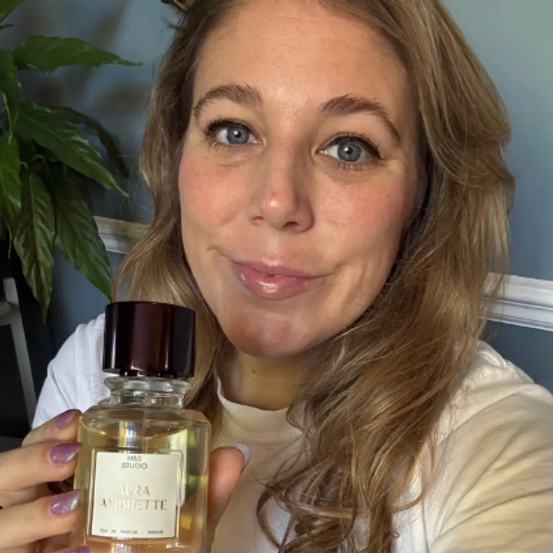 A M&S lançou o perfume Aura Ambrette, por £22,50, que é um ótimo paralelo ao Escentric Molecules Molecule 01 de £125. É…