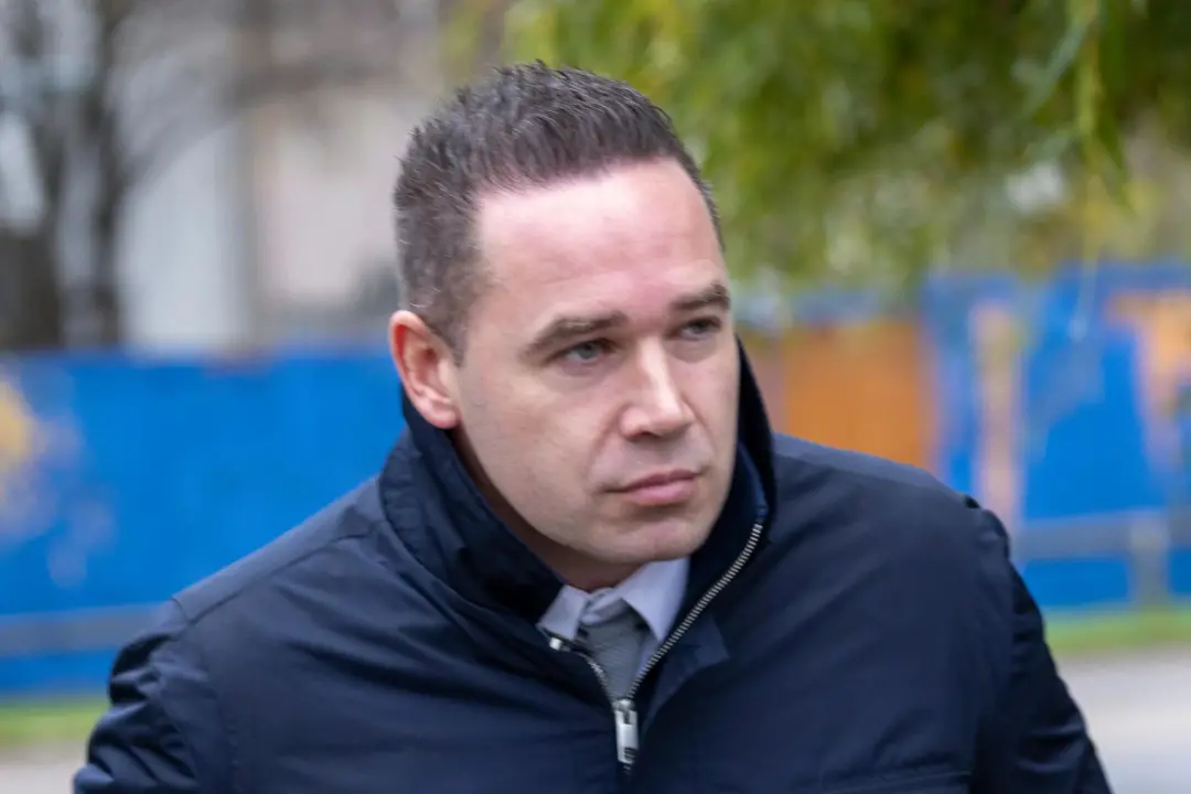 Kieran Hayler pediu para a vítima de estupro, uma menina de 13 anos, apagar mensagens depois que ele atacou ela. A acus…