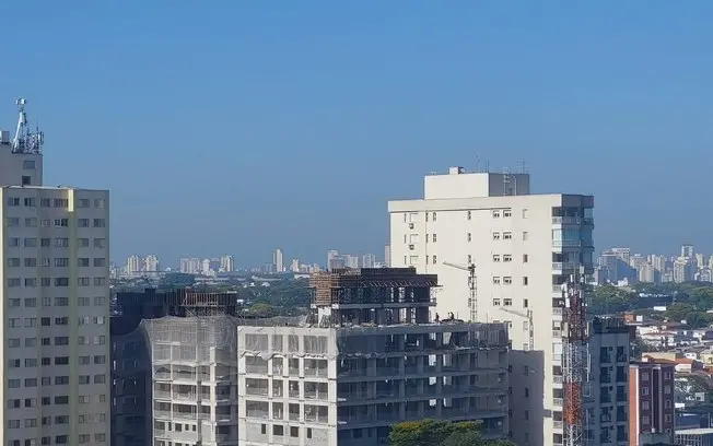 São Paulo deve esquentar com máxima de 29 graus na tarde de quinta, após dias de chuva; a queda na umidade, entre 45 e …