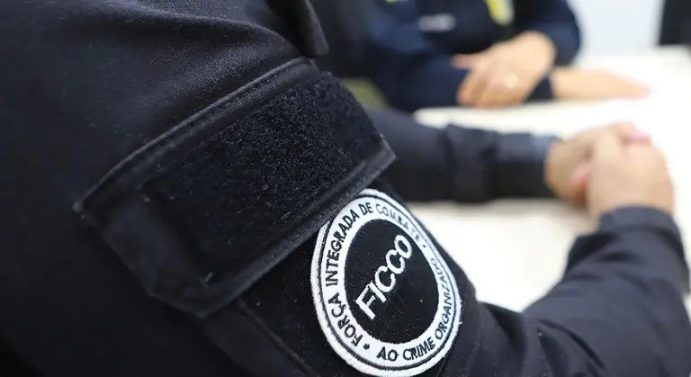 Dois homens foram presos em Petrolina e Caruaru por supostos crimes de tráfico e lavagem de dinheiro. É preocupante qua…