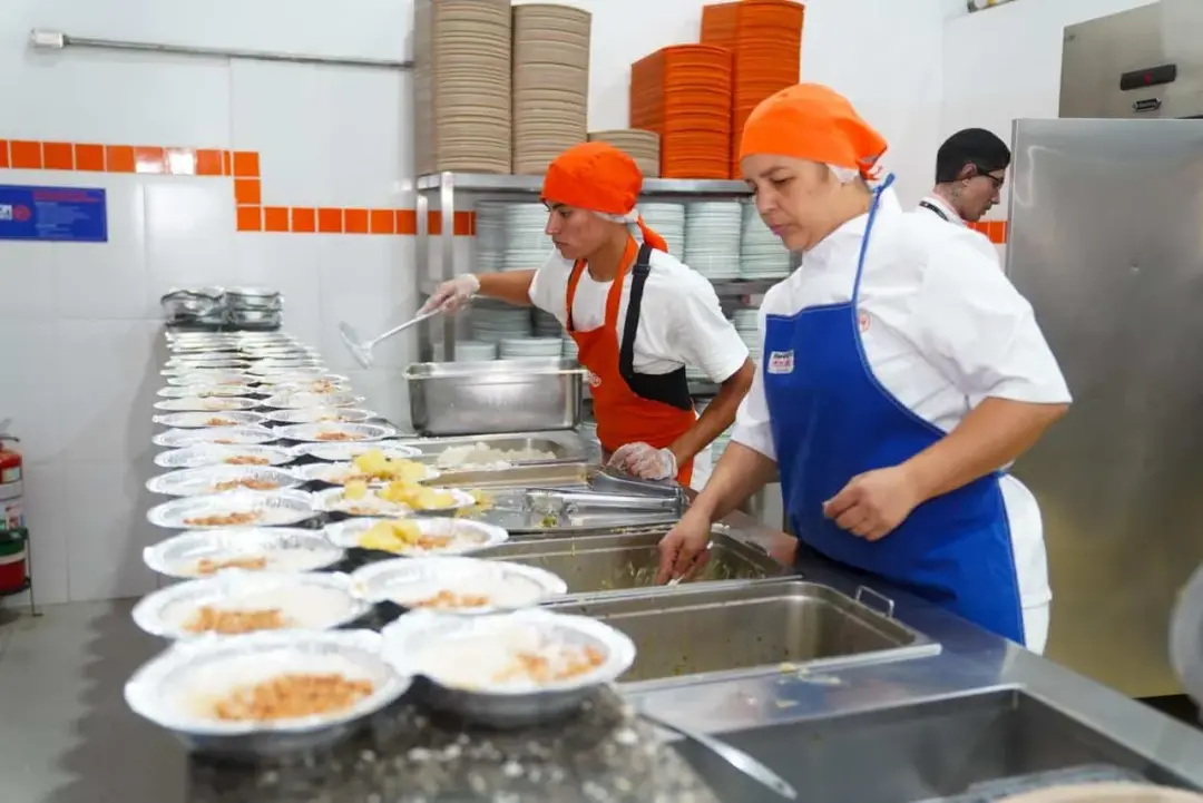 Bom Prato tem cardápio especial nesta sexta, 09, com pratos como frango à parmegiana e sobremesas, no valor de R$ 1,00 …