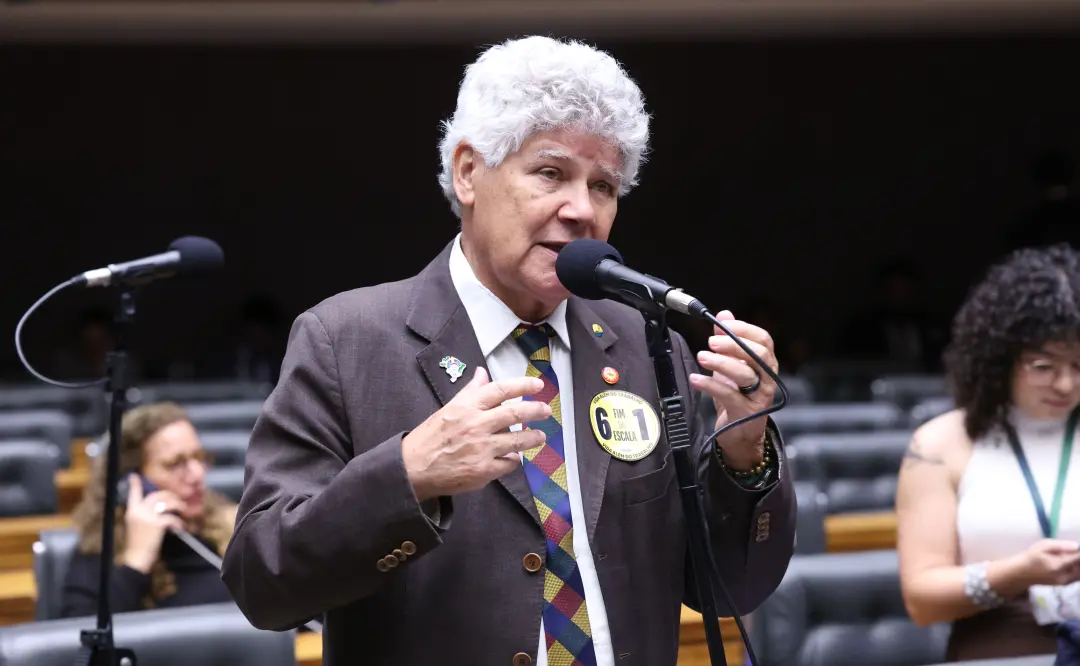 Projeto de Lei 1594/26 na Câmara dos Deputados quer ligar vagas de estacionamento para idosos na cidade à população loc…