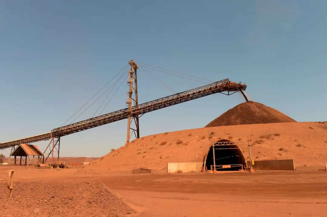 Minério de ferro na China caindo 3,12% em um pregão. As margens das siderúrgicas estão apertadas e a demanda por aço de…