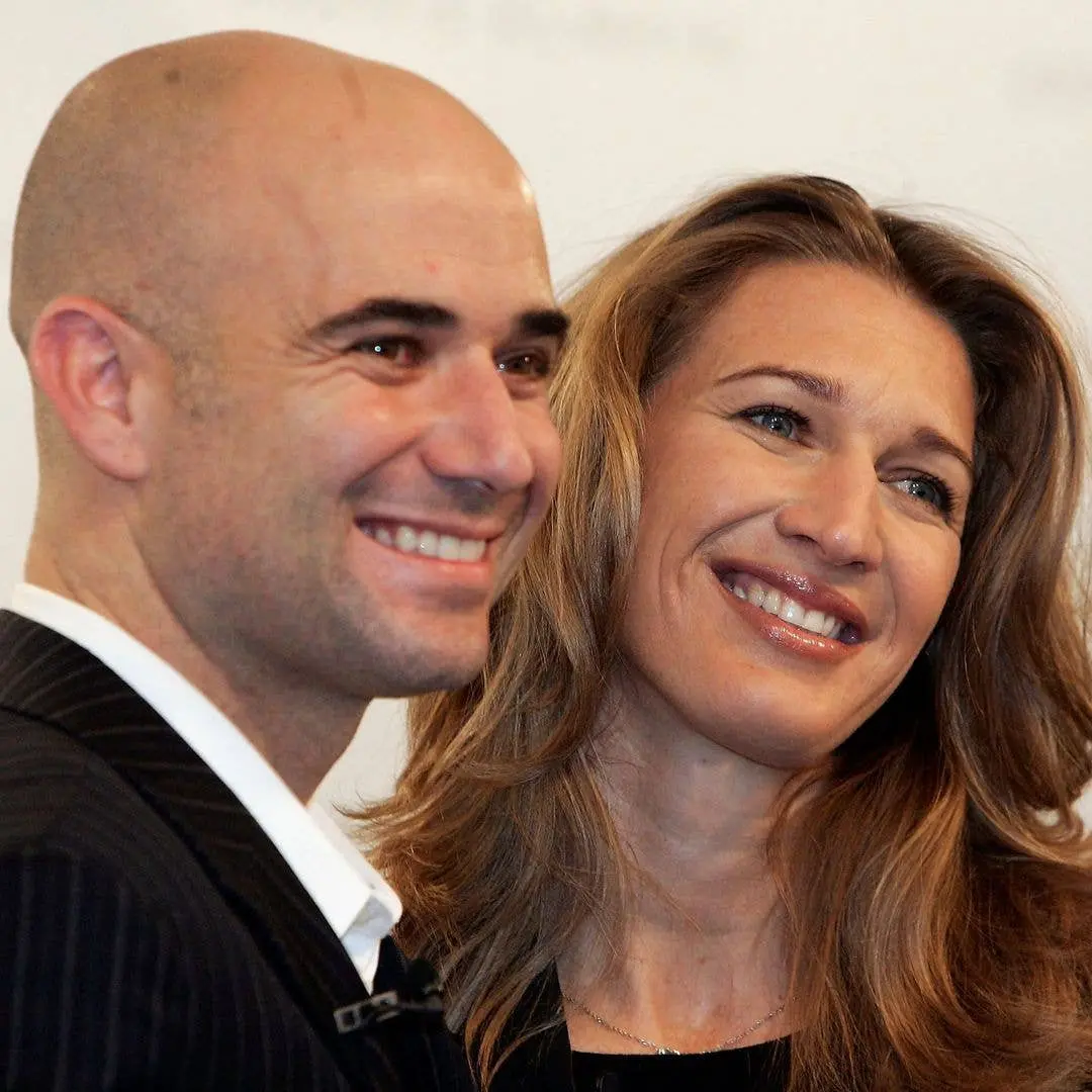 Steffi Graf apareceu de forma rara ao lado de Andre Agassi e da filha Jaz. É um momento de reencontro familiar que most…