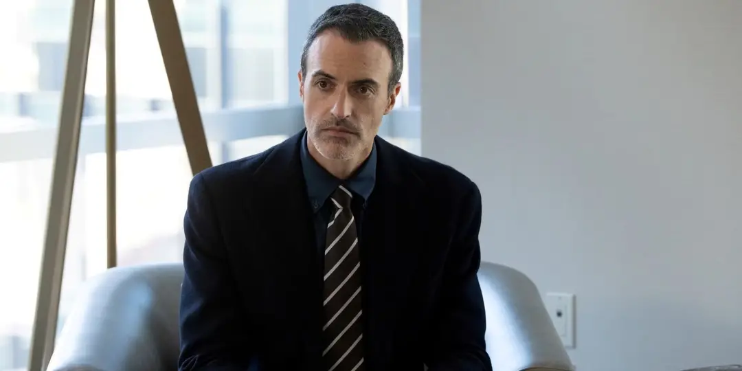 Reid Scott começa a última temporada de Law & Order com um assassinato de alta tecnologia. É uma mistura agridoce porqu…