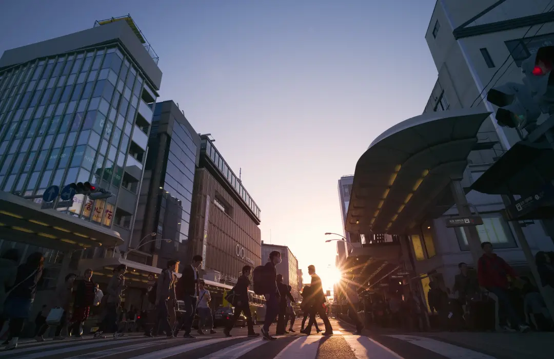 Japão elevou taxa básica para 1,25%, o maior em 31 anos. Essa mudança no regime de juros altera o fluxo de dinheiro bar…