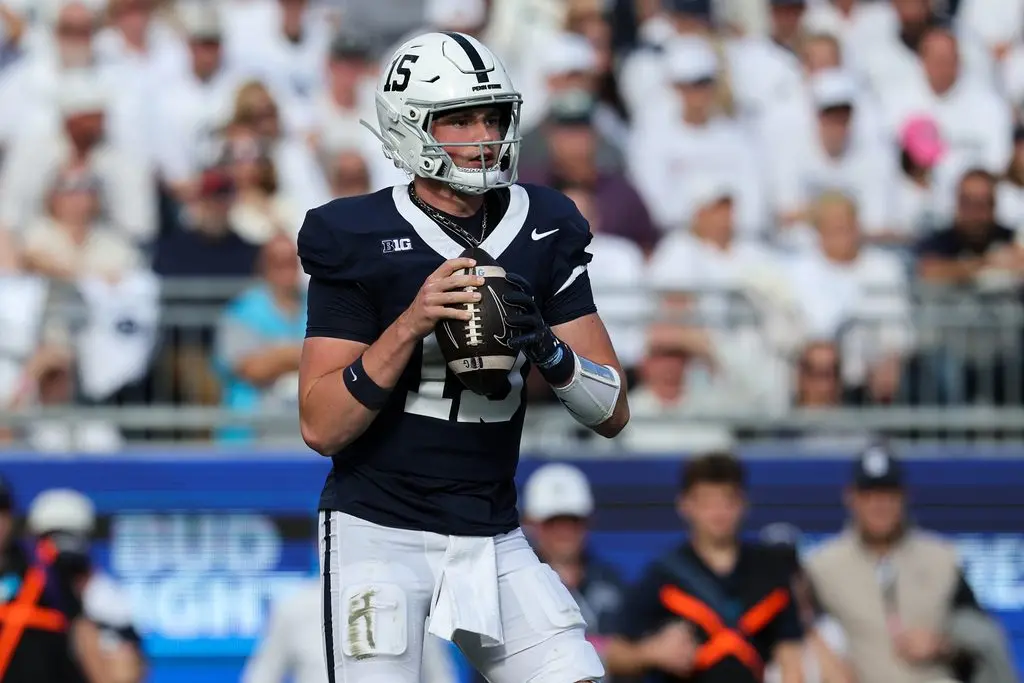Penn State perdeu para Notre Dame no Orange Bowl após dominar o primeiro tempo, com o Drew Allar errando um passe no fi…