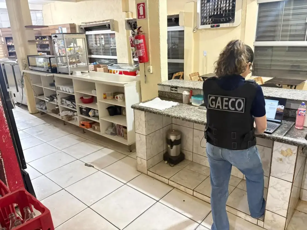 O esquema de fraudes nas merendas da rede estadual de Goiânia envolveu empresas que manipularam quatro pregões eletrôni…