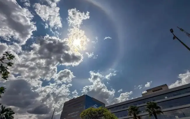 Tempo de muito calor na maior parte do Brasil com massa de ar quente instalada. Os termômetros em Teresina chegam a 40°…