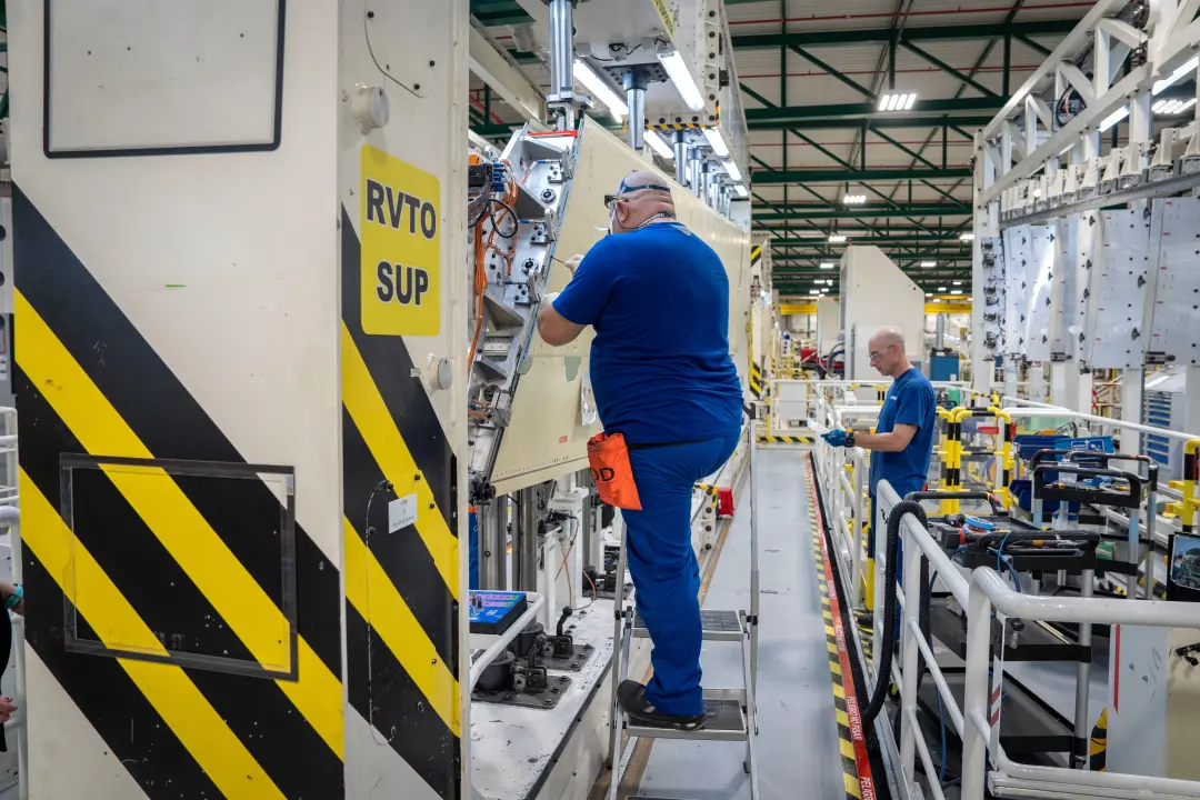 Centro de Airbus Cádiz unifica plantas com mais de 90 milhões de investimento e 4.000 metros quadrados a mais. A unific…