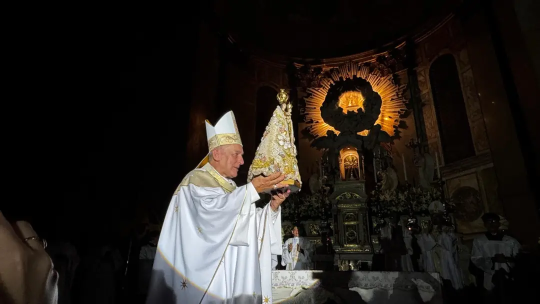 Nossa Senhora de Nazaré ganha novo manto para o Círio 2026, apresentado na Basílica Santuário de Nazaré. É importante v…