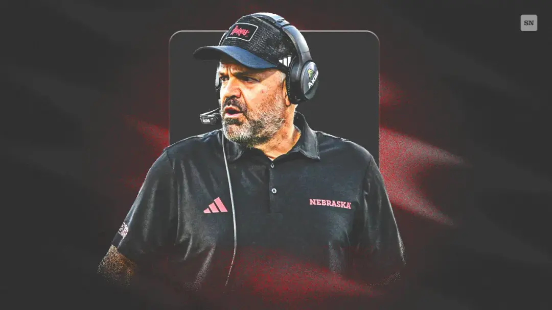 Matt Rhule, técnico do Nebraska, falou sobre o cameo dele na serie Lanterns. Ele disse que nao vai levar os talentos pa…