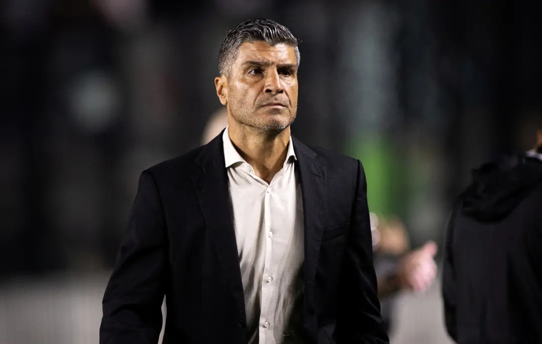 Pedro Emanuel quer Maracanã ou São Januário para o Vasco x Boca Juniors. Ele critica o gramado sintético do Engenhão, d…