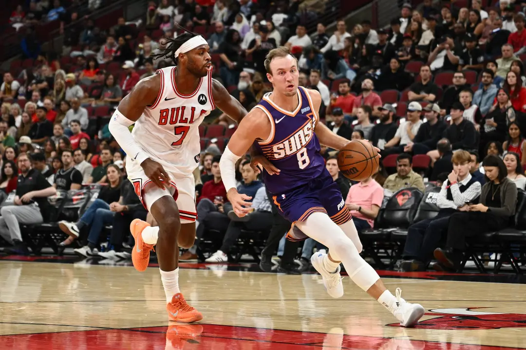 Phoenix Suns perdeu por 124 a 117 para os Chicago Bulls na quarta. O que chamou atenção foi a energia do segundo time, …