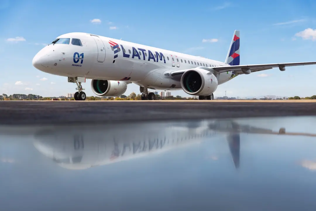 São José dos Campos, SP, recebeu o primeiro jato E195-E2 da Embraer para a Latam. Isso tira a exclusividade da Azul no …