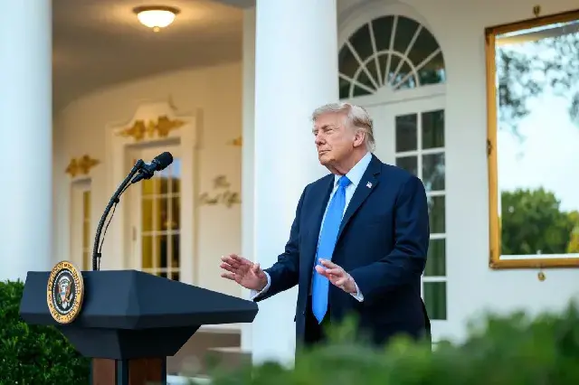 Petróleo bate US$ 104 com possível plano de ataque de Trump ao Irã. A gente fica de olho porque qualquer parada no Estr…