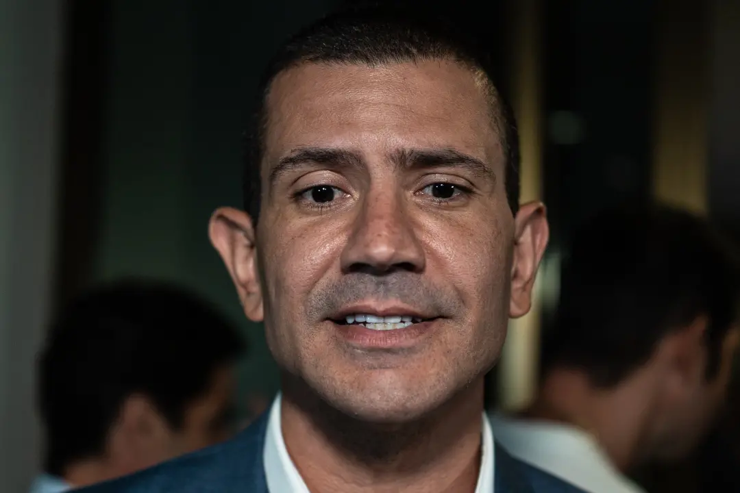 Rio de Janeiro com governador investigado antes da posse, após a vitória de Douglas Ruas em primeiro turno. Situação in…