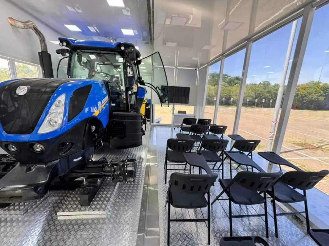 Nova Bréscia, Vale do Taquari, recebe formação em manutenção de máquinas agrícolas pelo programa Carretas do Saber. É u…