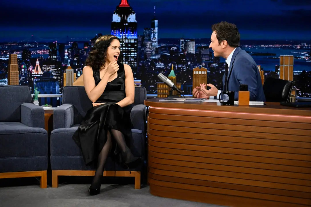 Rosalía falou sobre a música The Mirror Maker do U2 durante o The Tonight Show com Jimmy Fallon. Parece que a música te…