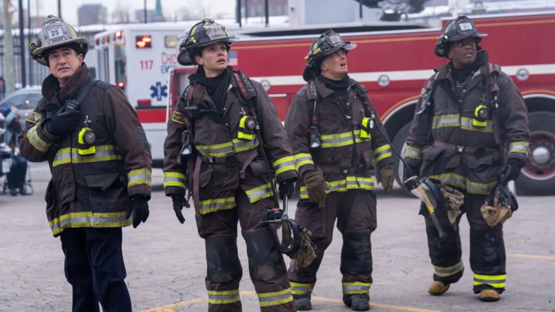 Chicago Fire volta para a NBC com a temporada 15, retomando o drama de primeira resposta depois do suspense da temporad…