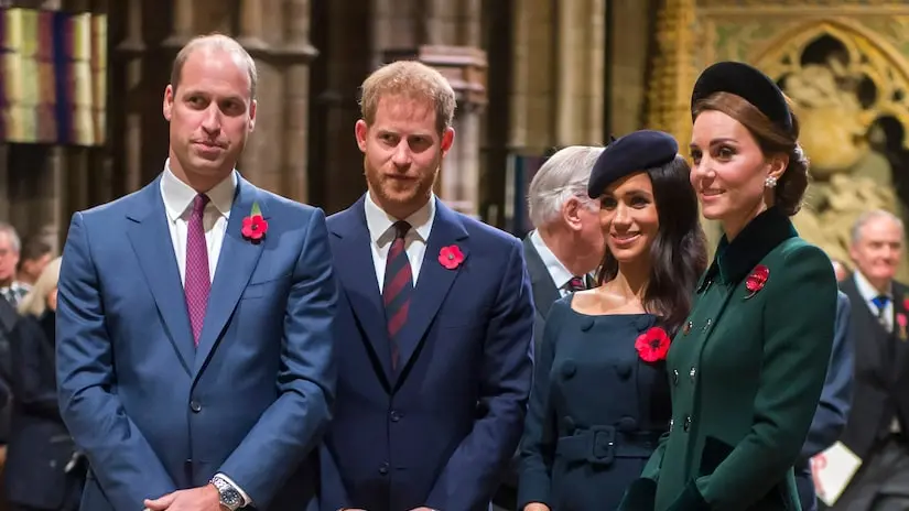 O afastamento de Harry e Meghan do núcleo real segue sem sinais de mudança. Um insider disse que não tem progresso na r…