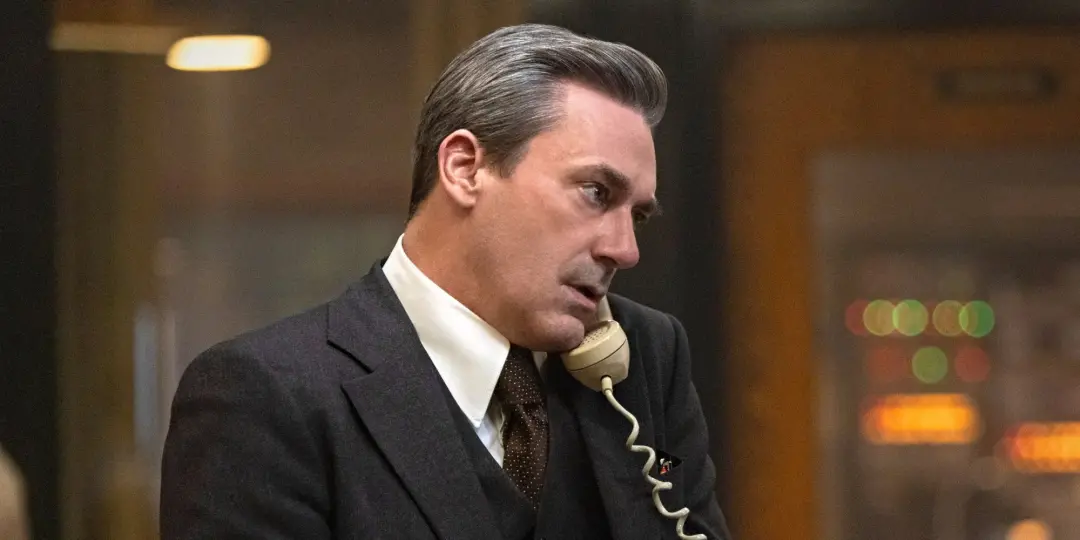 Michael Kelly vai substituir Jon Hamm em Lincoln Lawyer na terceira temporada, que deve sair em 2027 pelo MGM+. É bom v…