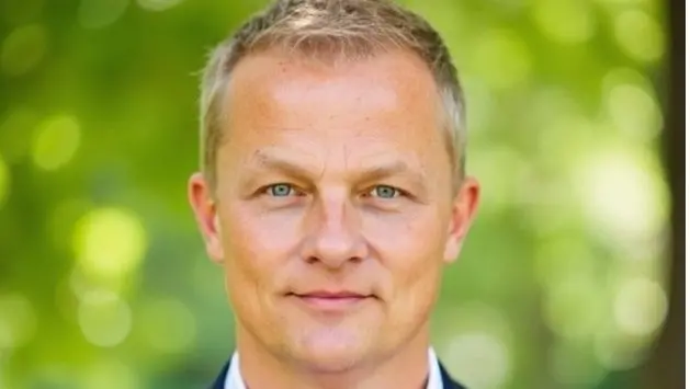 Kevin MacLellan, presidente de distribuição de conteúdo da Paramount, tá saindo da Skydance. É mais uma mudança nesse c…