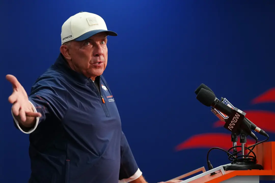 Sean Payton voltando a chamar as jogadas no Denver Broncos após quatro jogos de ataque fraco. O time queria manter o Da…