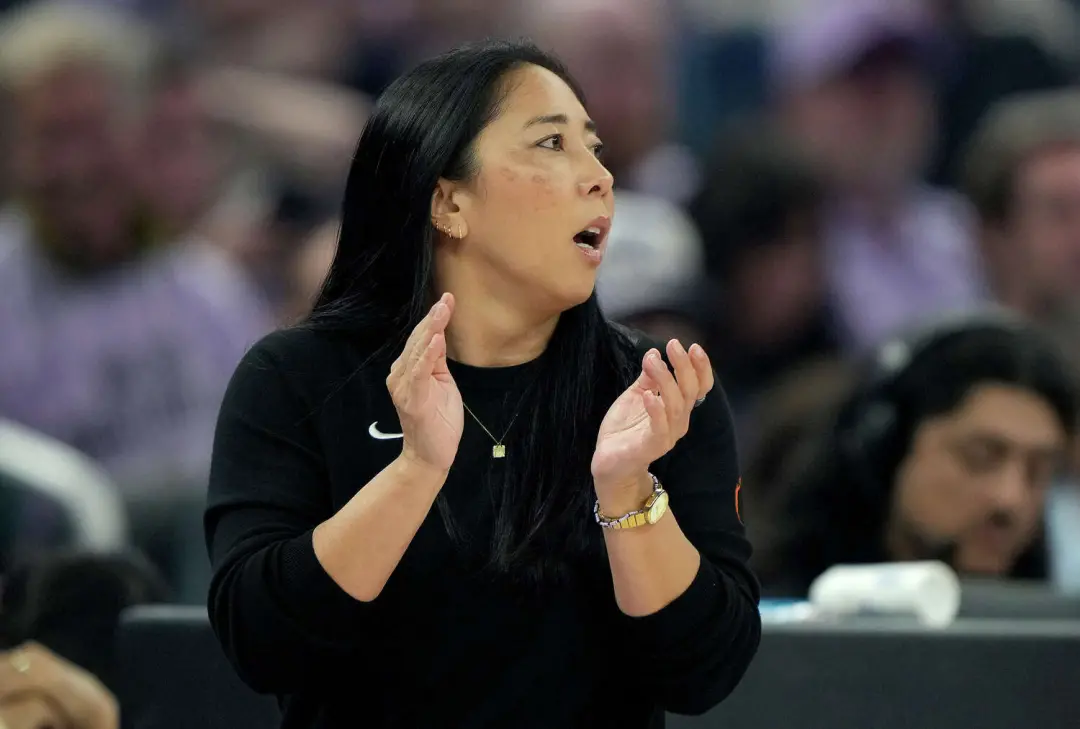 Natalie Nakase fez uma aula de coaching no final do jogo, levando as Valkyries a vencer as Aces em Game 2, com três pos…