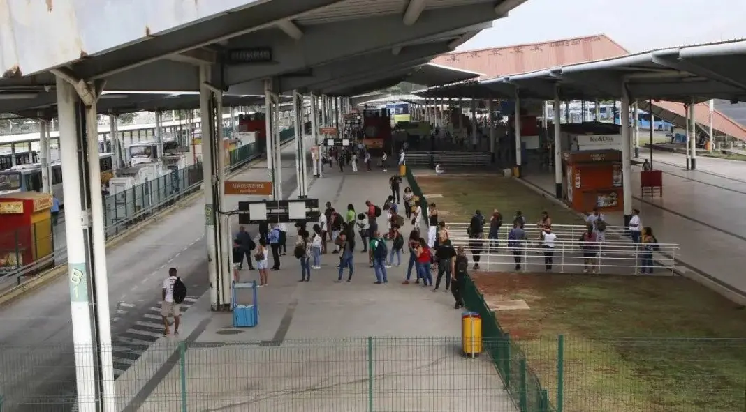Terminal Alvorada transferiu cinco linhas intermunicipais para a Plataforma D. Isso afeta quem pega ônibus para a Baixa…