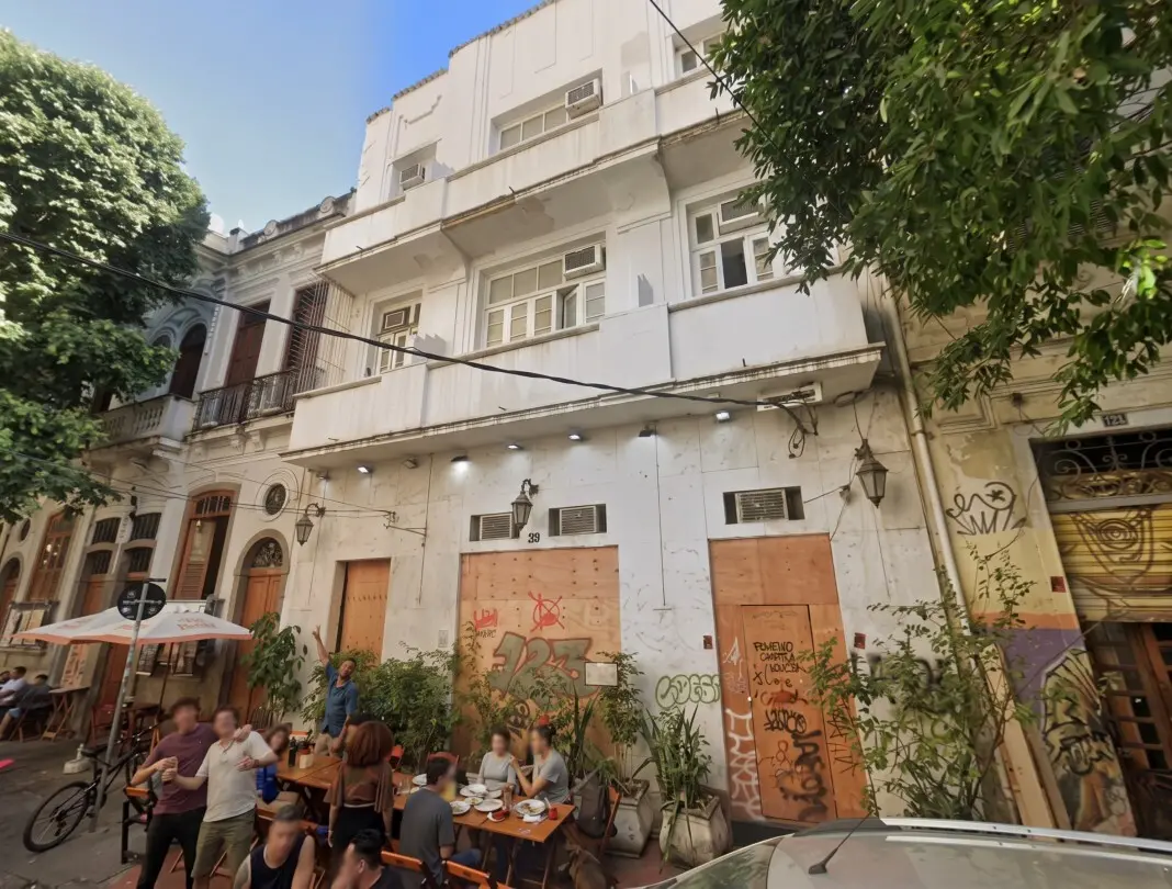 Lapa, Rio de Janeiro, antigo Hotel Marajó foi arrematado por R$ 2,2 milhões e deve virar restaurante perto da Escadaria…