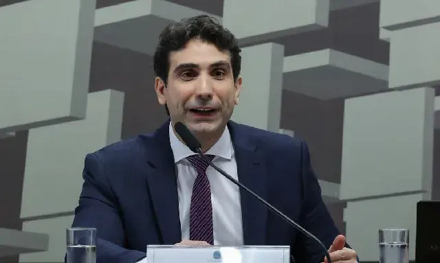 Gabriel Galípolo cobrou documentos sobre operações do Banco Master e encontrou demora injustificada de servidores do BC…