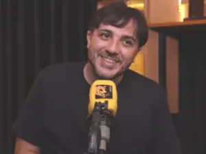 Renan Santos modulou o discurso e interagiu com grupos de esquerda como contraponto a Flávio. Essa abordagem mostra que…