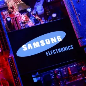 Samsung prevê lucro recorde no terceiro trimestre com o aumento da busca por chips de IA. É um sinal claro de que a cor…