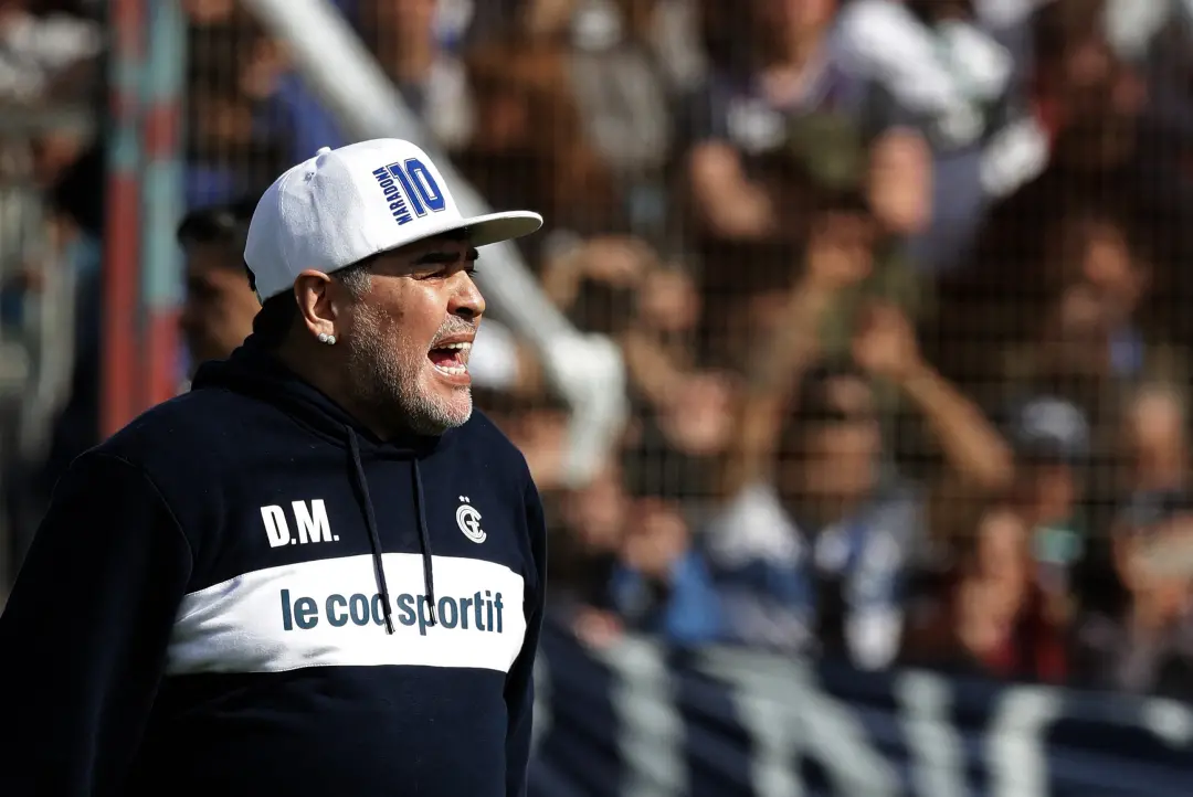 Maradona foi deixado à própria sorte pela equipe médica durante internação domiciliar, diz promotor em julgamento sobre…