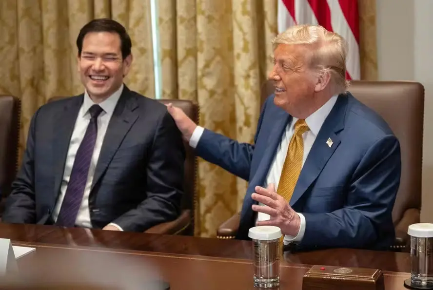 Marco Rubio falou em Atenas que os Estados Unidos querem uma Europa forte, mais capaz de se defender militar e cultural…