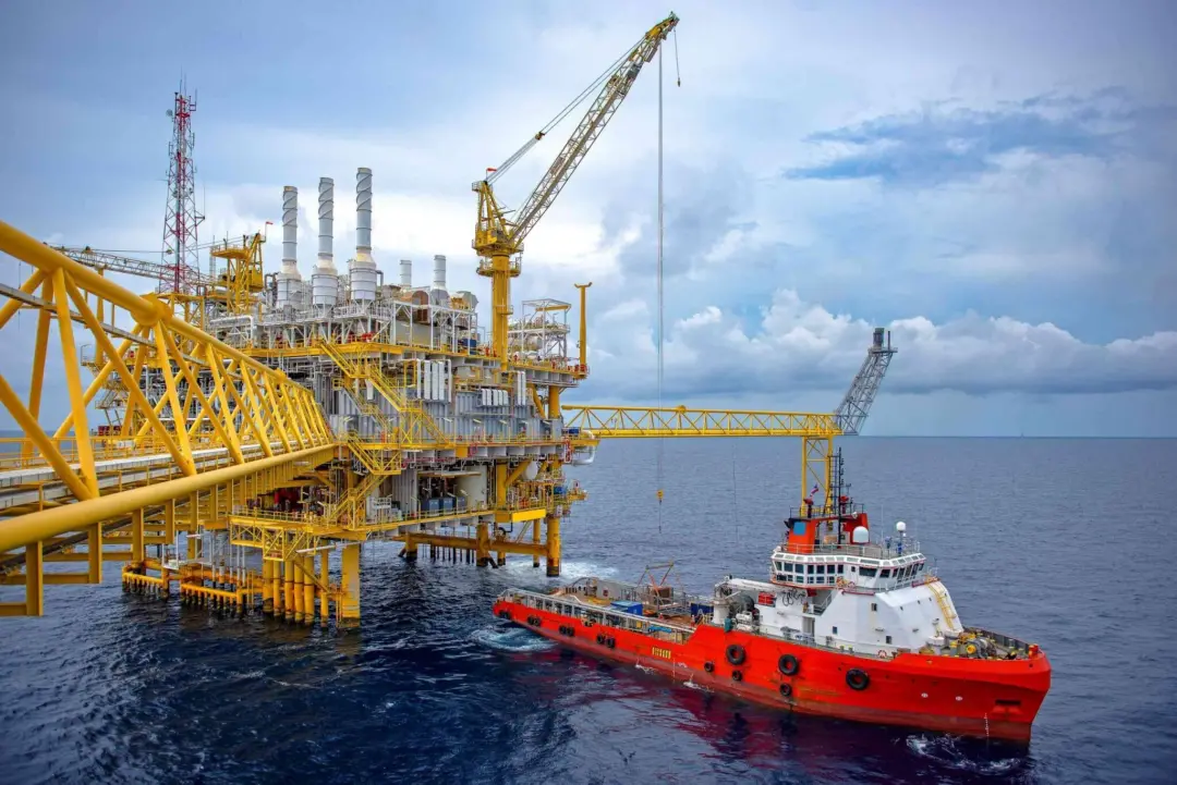 Petróleo Brent chegou a US$ 105,91, subindo 5,70% depois de Trump considerar ataques ao Irã. A instabilidade no Oriente…