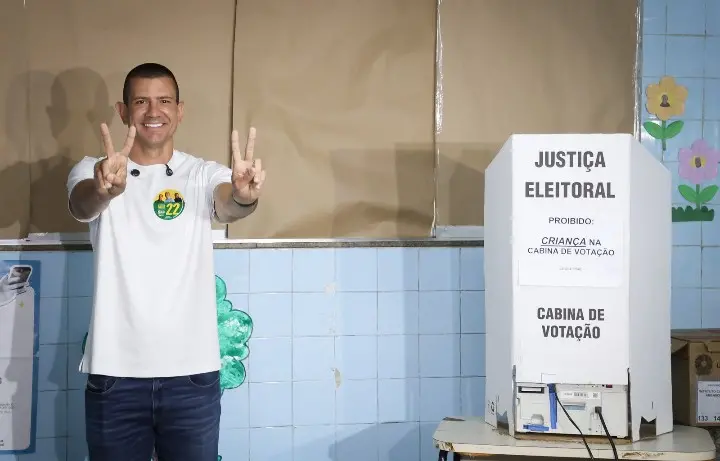 Douglas Ruas virtualmente eleito governador no Rio de Janeiro com 50,88% dos votos válidos. Acho que é bom ver a defini…