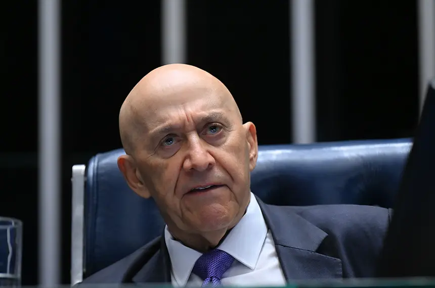 Senador Confúcio Moura criticou a interrupção de políticas públicas a cada troca de governo. Ele defende a manutenção d…