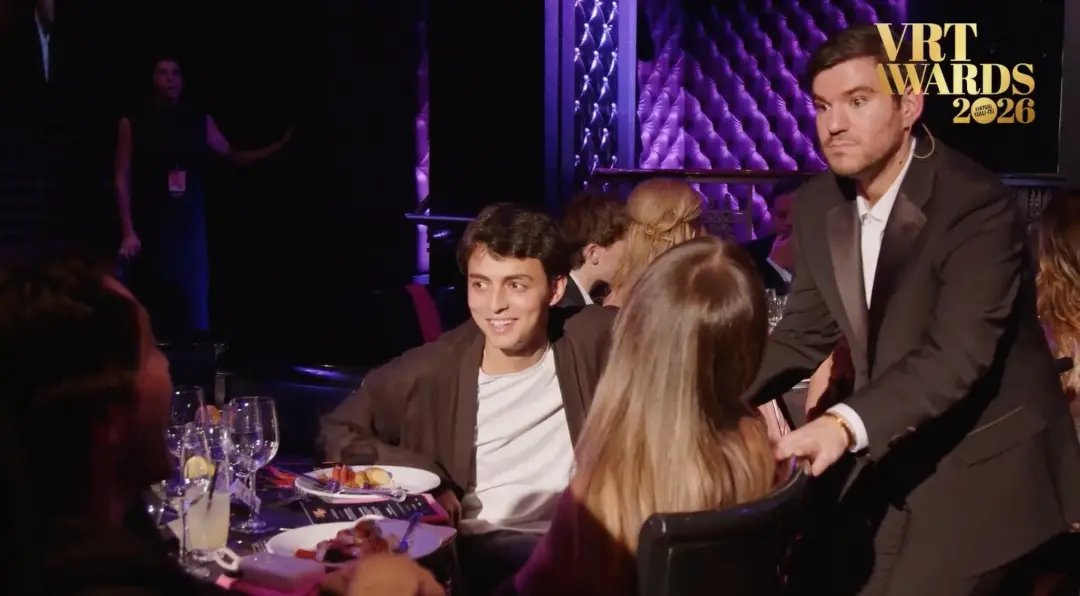 Shai Fruchter comentou sobre seu status de relacionamento durante o evento VRT Awards de 2026, conversando com Danny Mu…