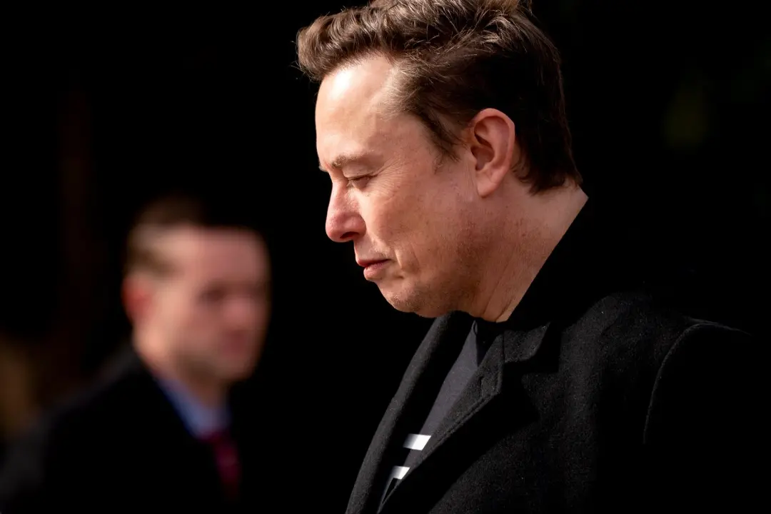 Musk acusa oligarcas indianos de bloquear a Starlink, dizendo que a rede passou cinco anos cumprindo as leis do país. É…