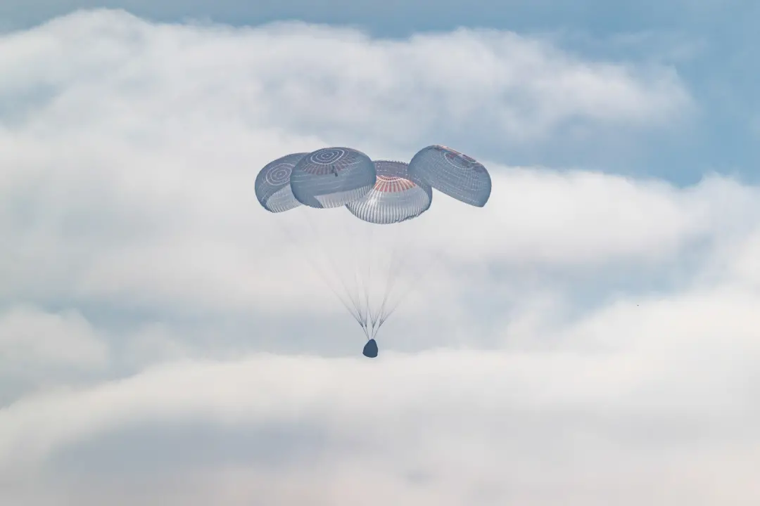 Crew-12 retornou à Terra no Pacífico em 8 de outubro de 2026. Quatro astronautas de várias agências passaram quase oito…